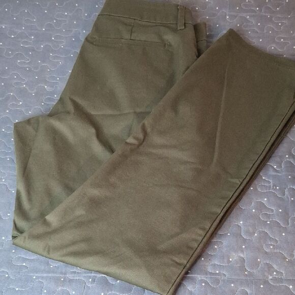 Lee Relaxed Fit Mid Rise Straight Leg Women's Green Pants size 8 - Picture 1 of 6
